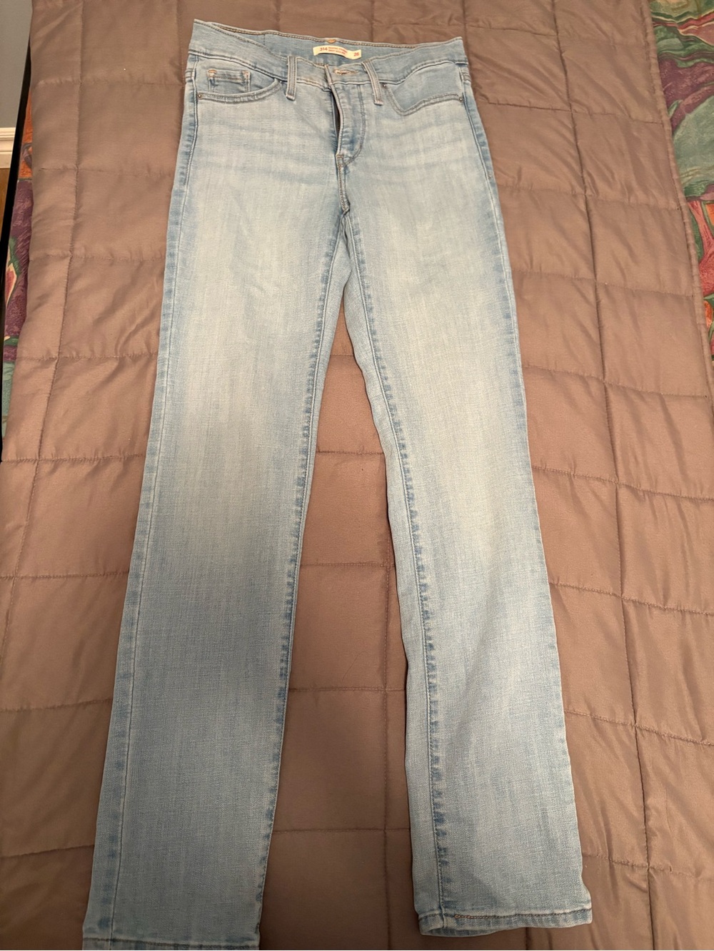 LEVIS Womens Shaping Straight Jeans - Classic Everyday Denim